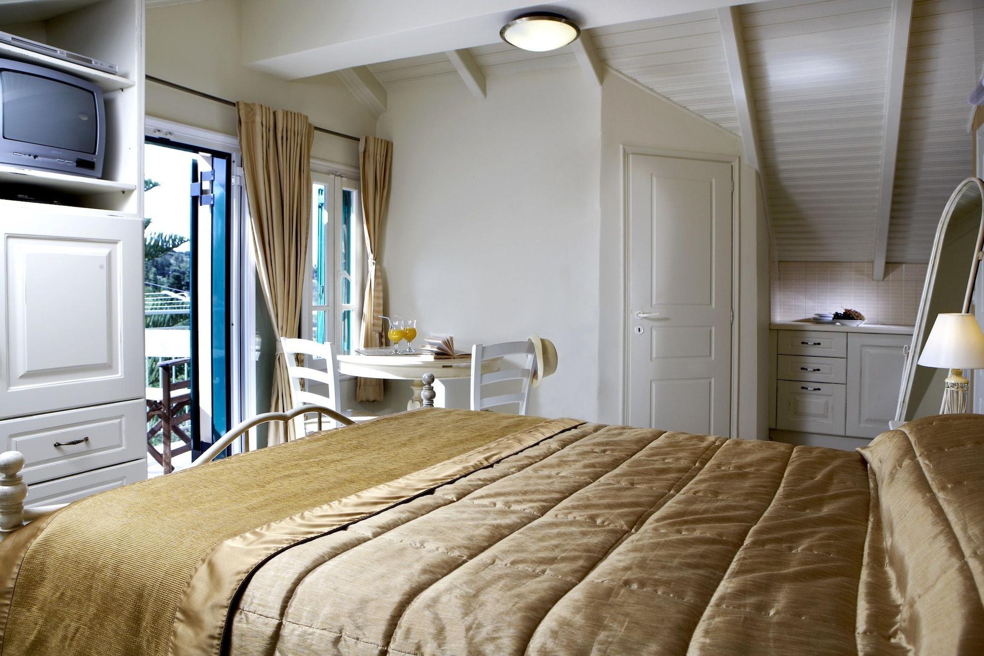 Dafnoudi Hotel Apartments Antipata  Zewnętrze zdjęcie