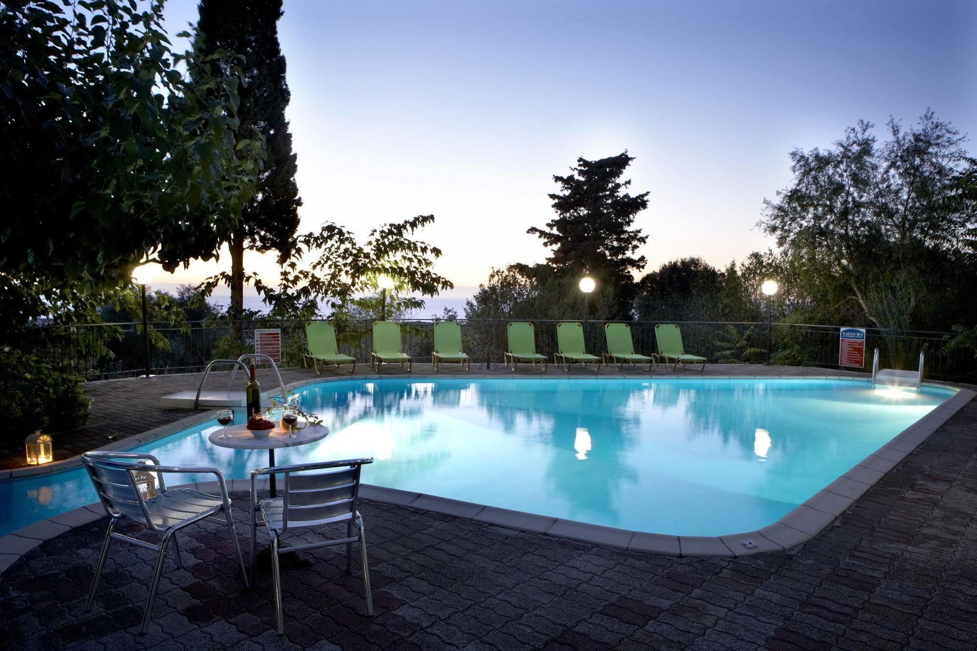 Dafnoudi Hotel Apartments Antipata  Zewnętrze zdjęcie