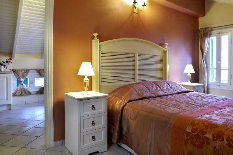 Dafnoudi Hotel Apartments Antipata  Zewnętrze zdjęcie